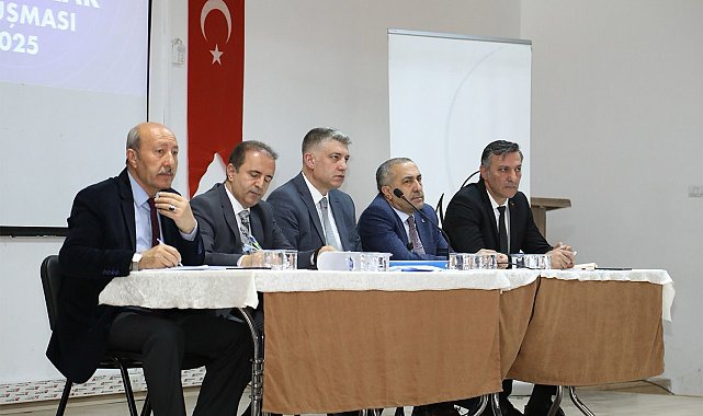 Van Büyükşehir Belediyesinin muhtarlar toplantısı devam ediyor