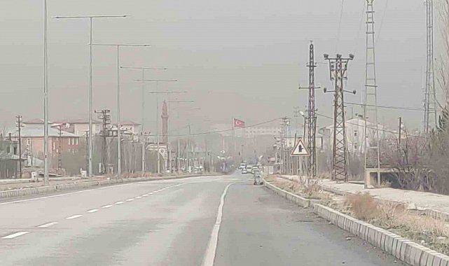 Van, toz bulutuyla kaplandı