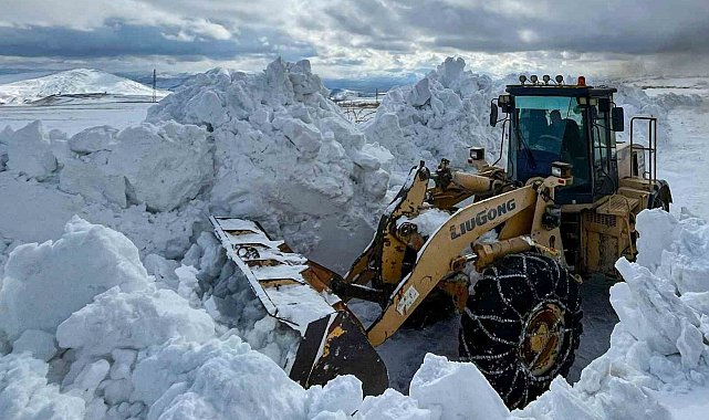 Van'da 4 aydır kapalı olan yol ulaşıma açıldı