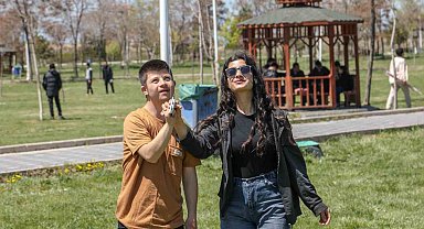 Van'da özel çocuklar için uçurtma şenliği düzenlendi