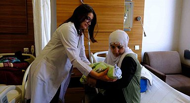 Van'da sağlık ekipleri zamanla yarıştı: Anne ve bebek hayata döndü