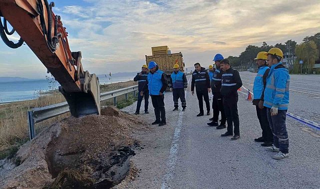 VASKİ ana su hattındaki arızayı gidermek için kesintisiz mesai yapıyor