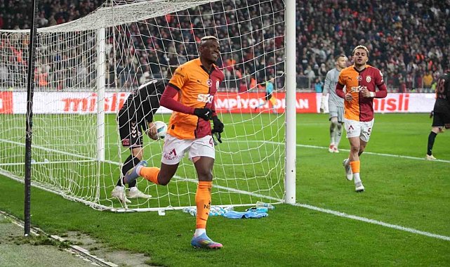 Victor Osimhen ligde 21. golünü kaydetti