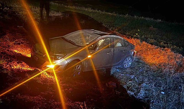 Virajı alamayan otomobil takla attı: 2 yaralı