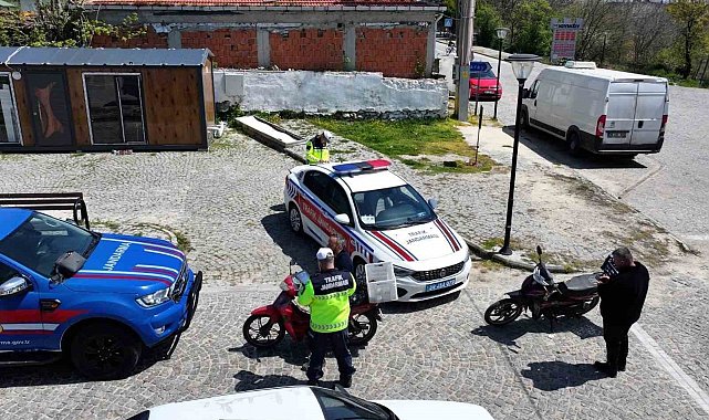 Vize'de jandarmadan drone destekli trafik denetimi