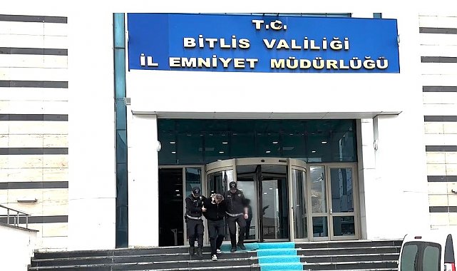 Yabancı uyruklu şahsın ayakkabısından uyuşturucu çıktı