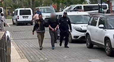 Yakalanacağını anlayınca annesini eve kilitledi