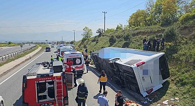 Yalova-Bursa yolunda yolcu otobüsü devrildi; 1 ölü 2 yaralı
