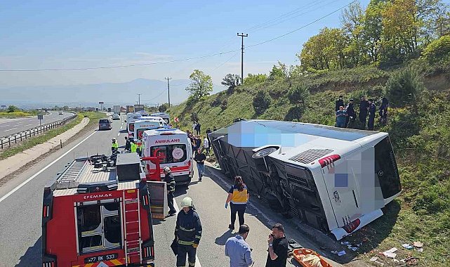 Yalova-Bursa yolunda yolcu otobüsü devrildi: 1 ölü, 2 yaralı