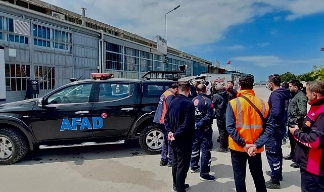 Yalova'da bir firmada yere dökülen kimyasal madde imha edildi
