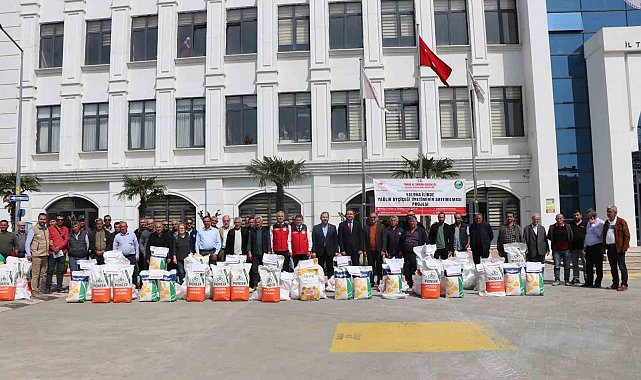 Yalova'da çiftçiye 1 ton 890 kilo ayçiçeği tohumu dağıtıldı