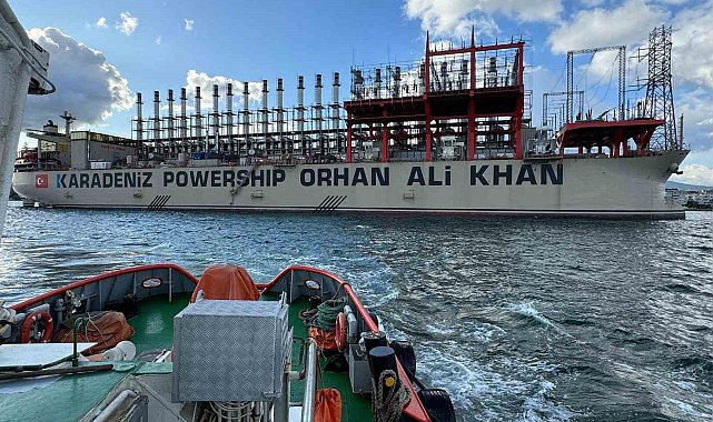 Yalova'da enerji gemisi demir sahasında karaya oturdu