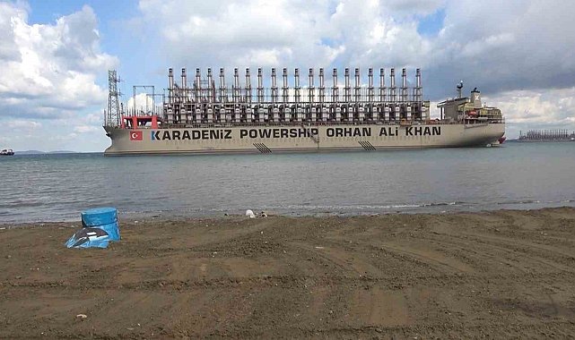 Yalova'da karaya oturan gemi lodos sayesinde kurtarıldı