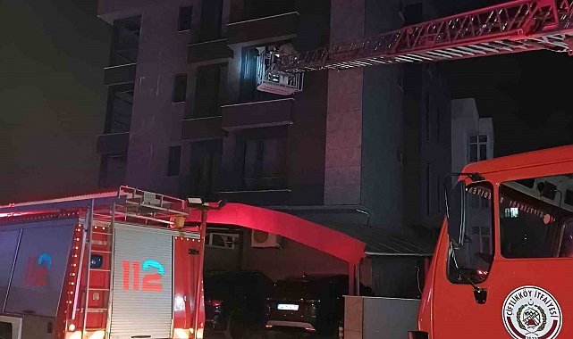 Yalova'da yangın çıkan apartmanda mahsur kalan 7 kişiyi itfaiye kurtardı