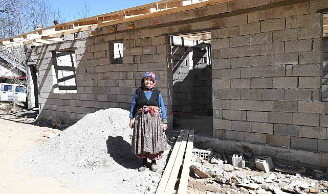 Yangında evini kaybeden Havva teyze yeni yuvasına kavuşuyor