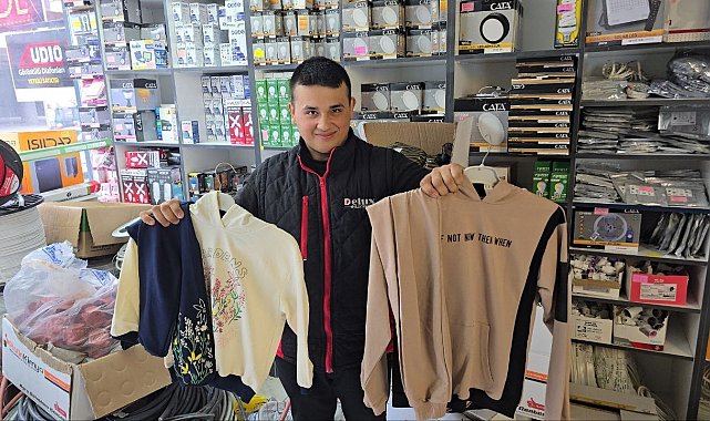 Yardımsever çırak: Kazancıyla çocukları sevindiriyor