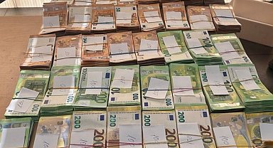 Yatağın altına gizlediği 524 bin 940 euro ile yakalandı