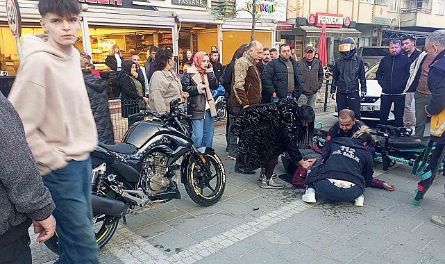 Yaya geçidinde motosikletin çarptığı kadın ağır yaralandı