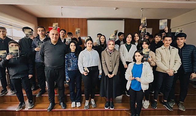 Yazar Sibel Oğuz, Yüksekovalı öğrencilerle buluştu