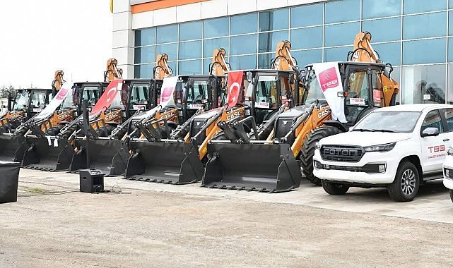 Yeni iş makinesi Sultanhisar Belediyesi'ne teslim edildi