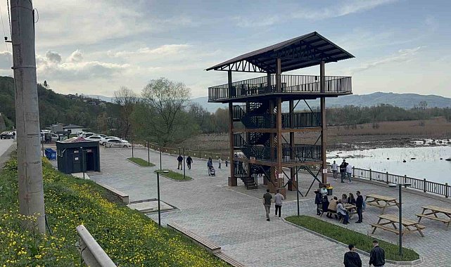 Yenilenen Efteni Gölü ziyaretçilerin ilgi odağı oldu