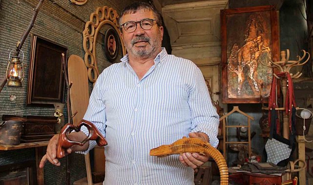 Yıllar sonra baba mesleğine dönen usta ahşabı sanata dönüştürüyor