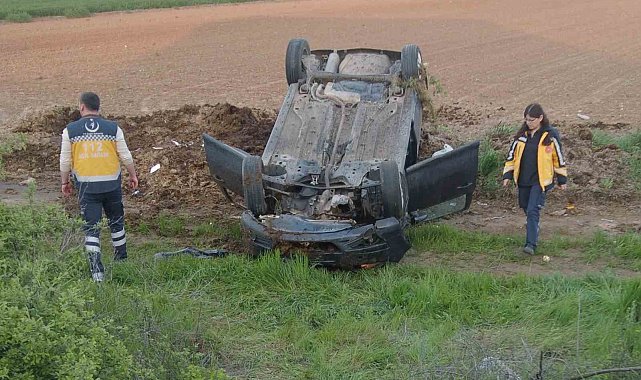 Yoldan çıkan otomobil metrelerce sürüklenip tarlaya uçtu: 1 yaralı