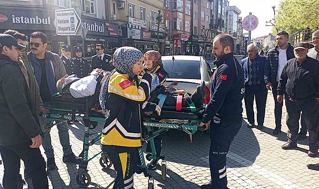 Yolun karşısına geçen yayaya otomobil çarptı: 1 yaralı