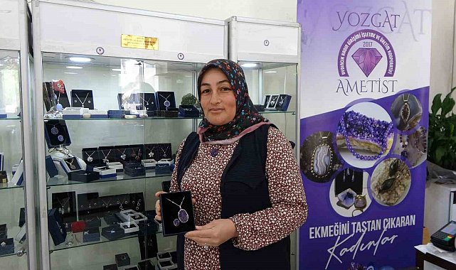 Yozgat'tan çıkan doğal taş, kadınların elinde sanata dönüşüyor