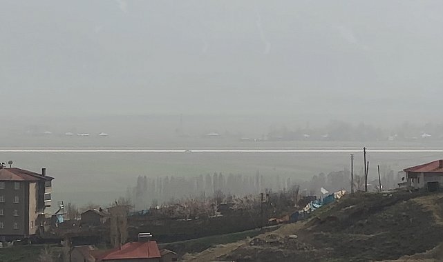 Yüksekova'da toz bulutu