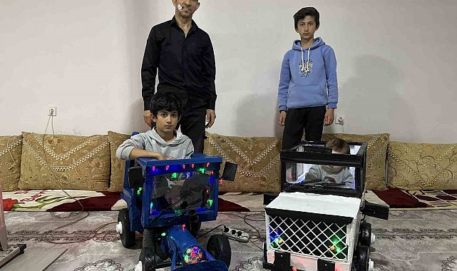 Yüksekovalı baba, çocukları için atık malzemelerden araba yaptı