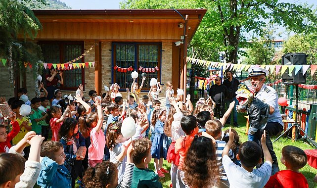 Yunusemreli minikler 23 Nisan kutlamalarına başladı