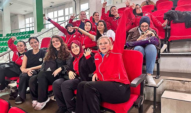 Yurtlig'de gümüş kupa Erzurum'un