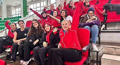 Yurtlig'de gümüş kupa Erzurum'un