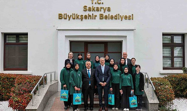 Yusuf Alemdar'ın başkanlık koltuğuna Zeynep geçti: "Yarının geleceği bizim elimizde"