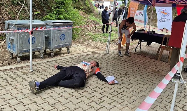 Zorlu parkurda mücadele: Bitişte yere yığıldılar