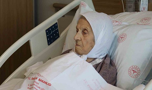 104 yaşındaki hasta, kalp ameliyatıyla sağlığına kavuştu