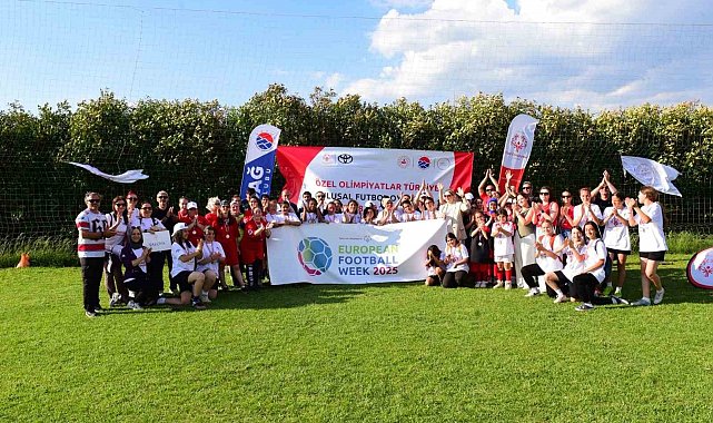 160 özel sporcu İzmir Bayındır'da yeşil sahada buluştu