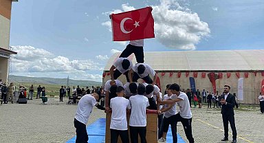 19 Mayıs Atatürk'ü Anma, Gençlik ve Spor Bayramı'nın 106. yılı coşkuyla kutlandı