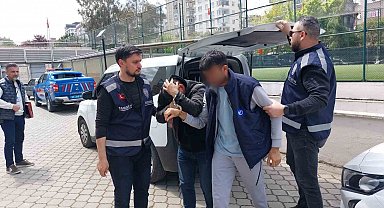 3 kaçak göçmeni taşıyan taksi şoförü tutuklandı