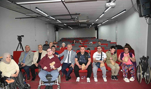 'Engelsiz Perde, Sınırsız Sanat' programı