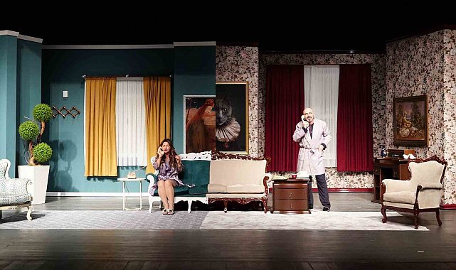 'Haydi koş karına' tiyatroseverlerle buluştu