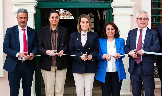 'İz Bırakanlar' sergisi sanatseverle buluştu