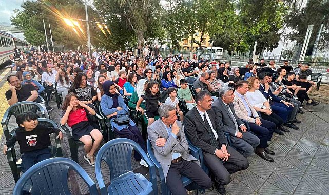 'Vagon Sahne' Manisa Tren Garı'nda perdelerini açtı