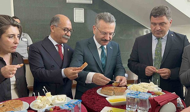 5 Bin yıllık ekmek Halk Ekmek tezgahlarında