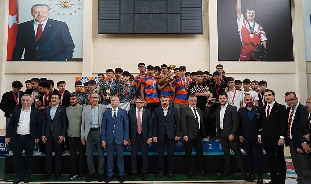 77 okuldan 4 bin 50 öğrenci sporla buluştu