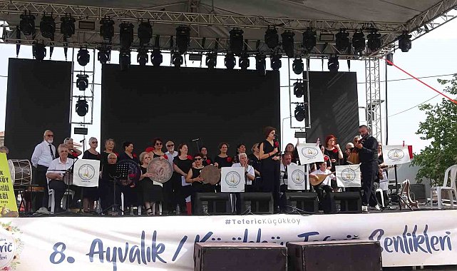 8. Ayvalık Teferic Şenliklerinde türküler yankılandı