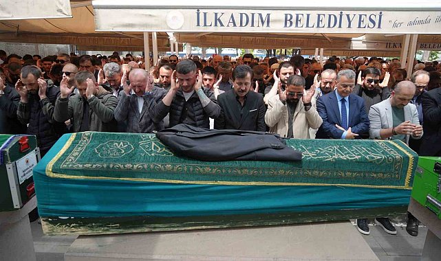 Ablasını kaçırdığı kuzeni tarafından öldürülen gencin tabutunun üzerine damatlığı konuldu