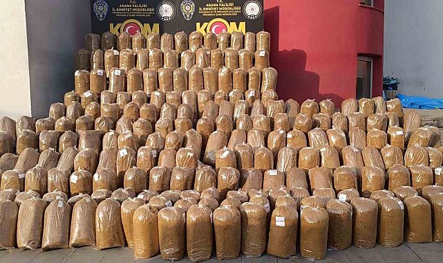 Adana'da 4 araçta 2 ton kaçak tütün ele geçirildi: 6 gözaltı