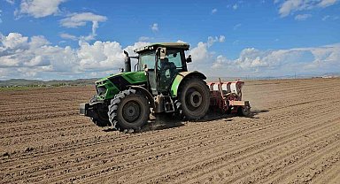 Adilcevaz'da şeker pancarı ekimine başlandı